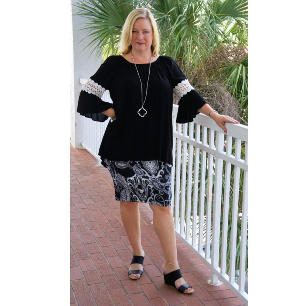 Plus Size Black and White Paisley Pencil Skirt